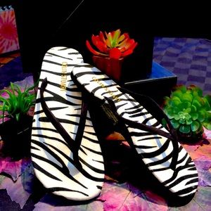 COLIN STUART Suede Animal Print Thong NWOT